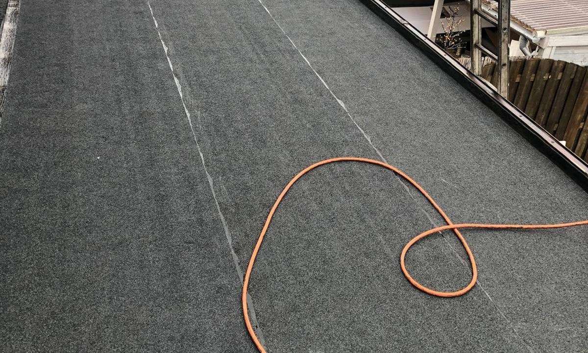 Nieuw bitumen dak aangelegd in Steenbergen Nieuw bitumen dak aangelegd in Steenbergen